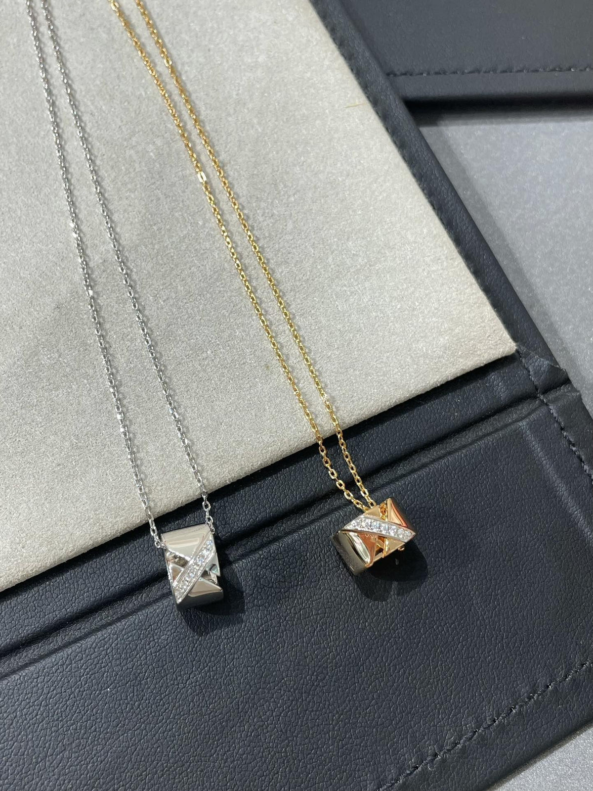 ¡®Veyra Jewelry¡¯LIENS EVIDENCE DIAMOND NECKLACE