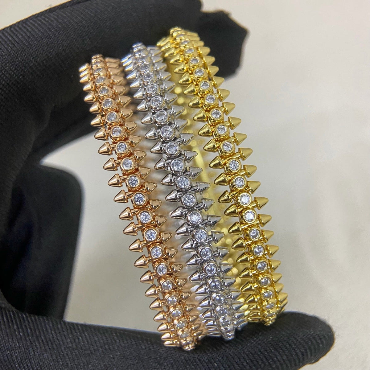 ¡®Veyra Jewelry¡¯CLASH Studded Diamond Bracelet