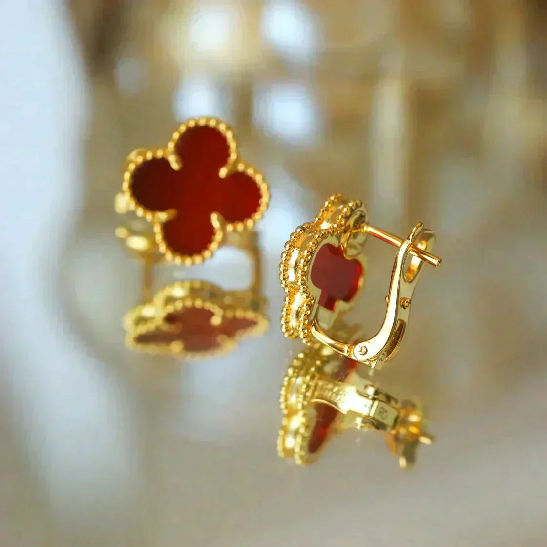¡®Veyra Jewelry¡¯CLOVER MEDIUM 1 MOTIFS CARNELIAN EARRINGS