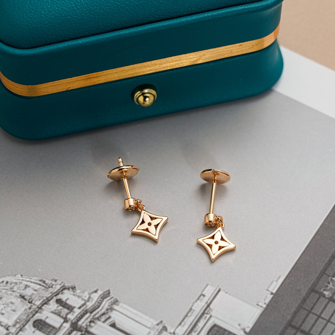¡®Veyra Jewelry¡¯STAR EARRINGS GOLD