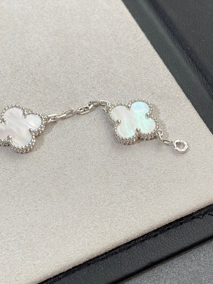 [Veyra Jewelry]New CLOVER WHITE PEARL MOP 5 MOTIF BRACELET COLLECTION