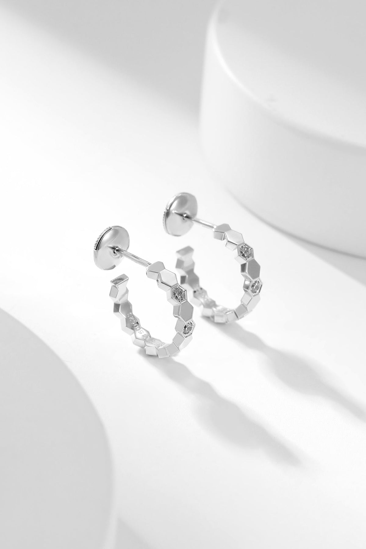 ¡®Veyra Jewelry¡¯BEE LOVE DIAMOND HOOP EARRINGS