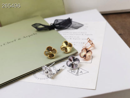 ¡®Veyra Jewelry¡¯CLOVER MEDIUM STUD EARRINGS