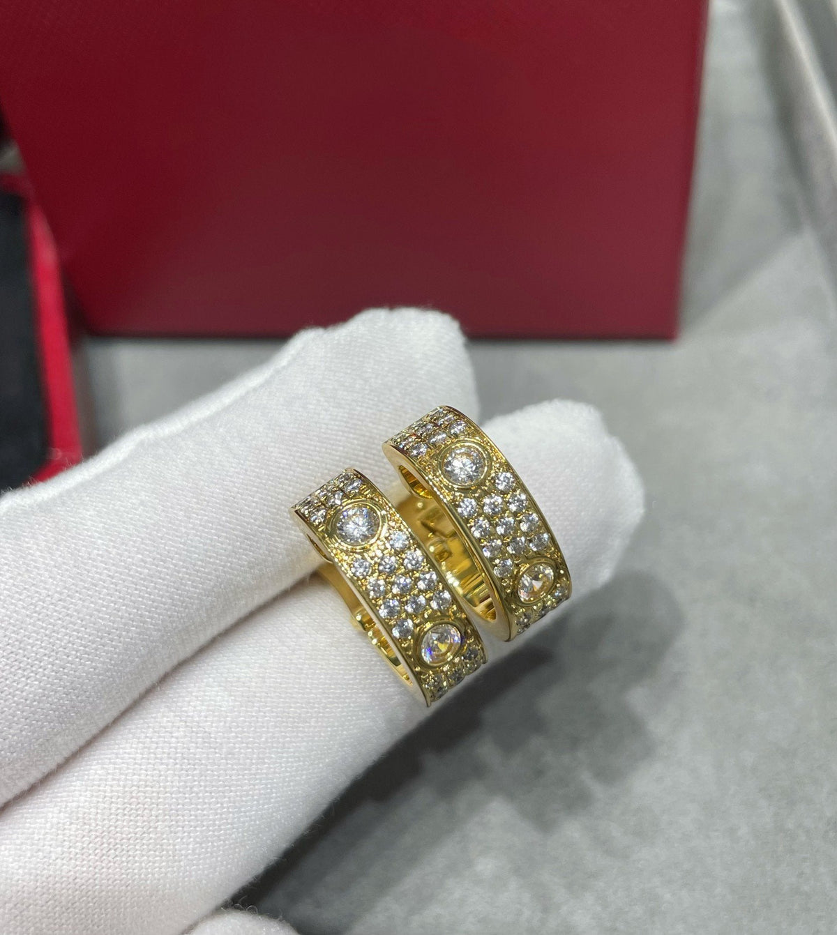 ¡®Veyra Jewelry¡¯LOVE 5.5MM DIAMOND PAVED EARRINGS
