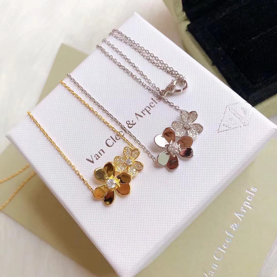 [Veyra Jewelry] Two Flowers & Clover Choker