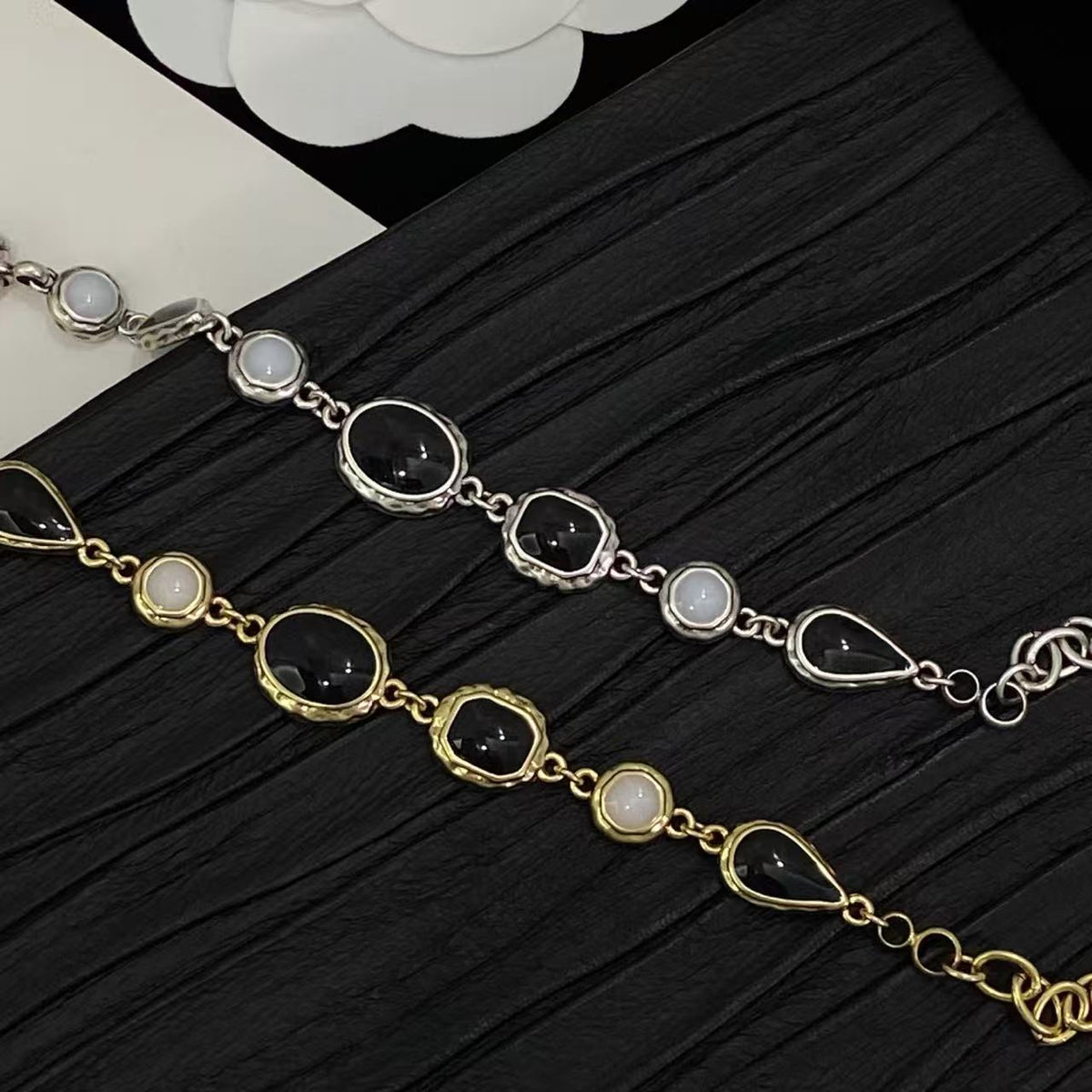¡®Veyra JewelryCabochon Stone Bracelet