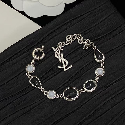 ¡®Veyra JewelryCabochon Stone Bracelet