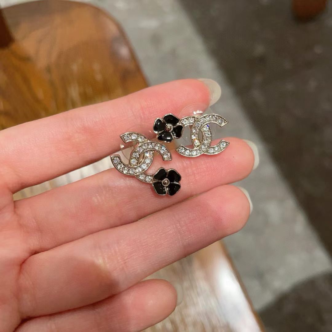 [Veyra Jewelry]Mini Camellia Stud Earrings