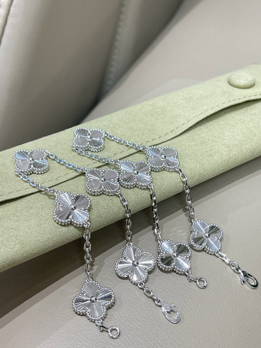 [Veyra Jewelry]Vintage Alhambra 5‑Flower Guilloché Silver‑Tone Bracelet