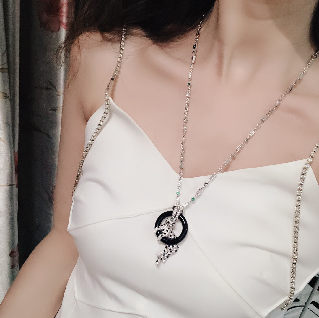¡®Veyra Jewelry¡¯Pave Panther Circle Pendant Necklace