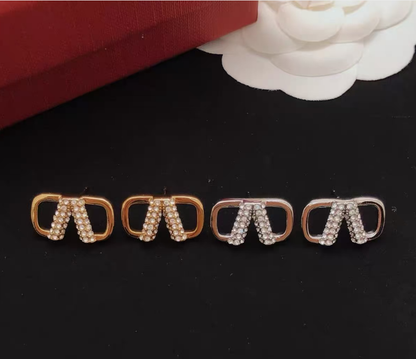 [Veyra Jewelry]V-shaped stud earrings