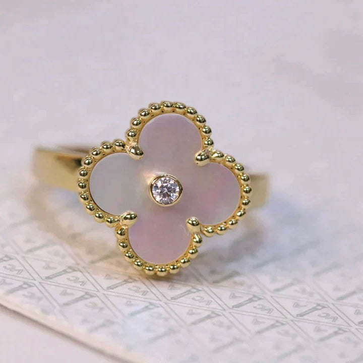 ¡®Veyra Jewelry¡¯CLOVER PINK MOP RING GOLD DIAMOND