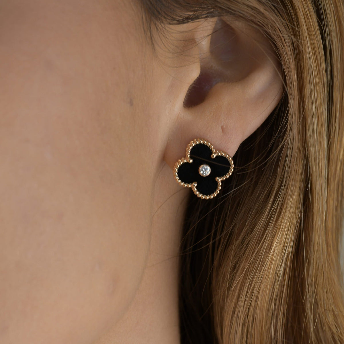 ¡®Veyra Jewelry¡¯CLOVER MEDIUM 1 MOTIFS ONYX DIAMOND EARRINGS