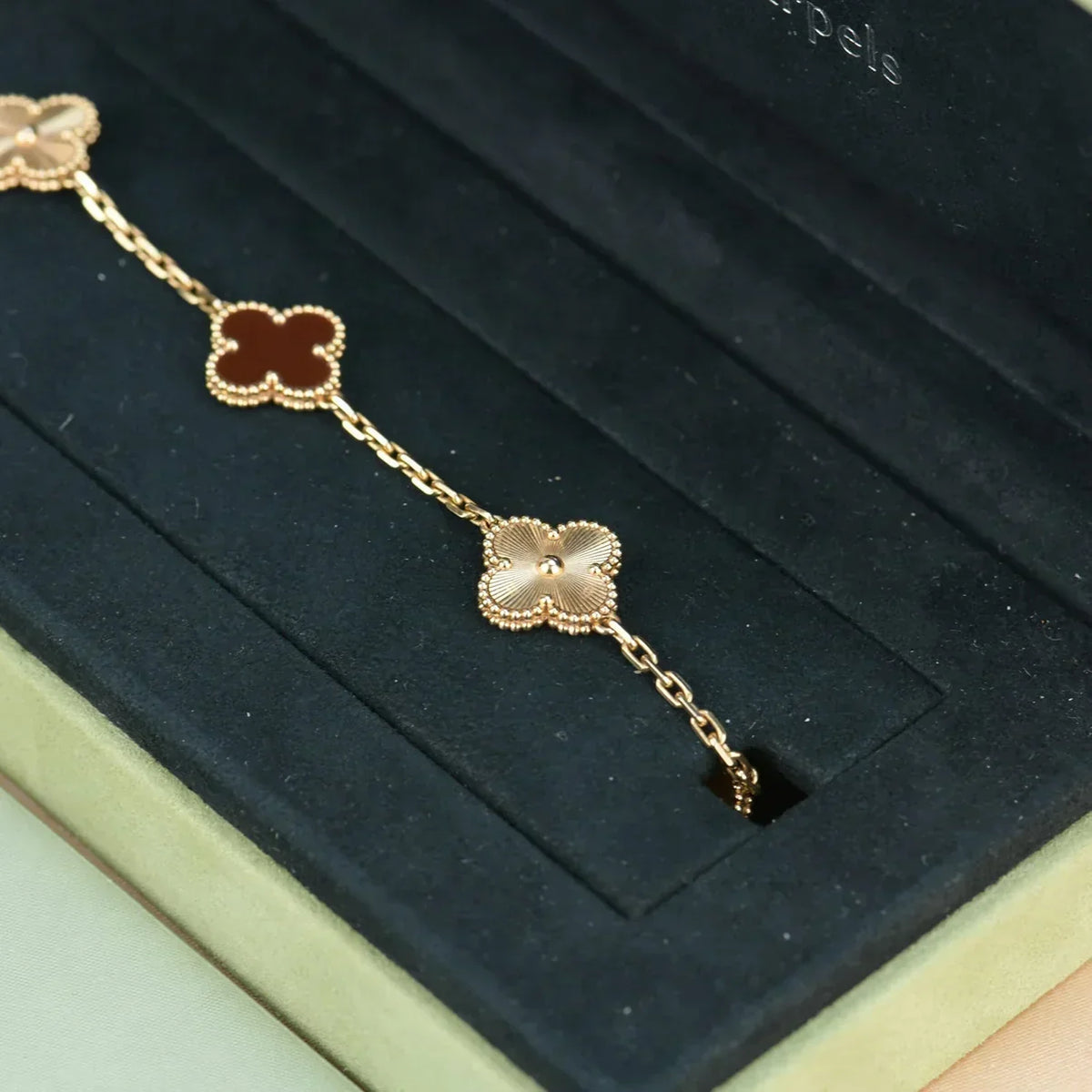 [Veyra Jewelry]New  CLOVER 5 MOTIF RED CORNELIAN BRACELET COLLECTION