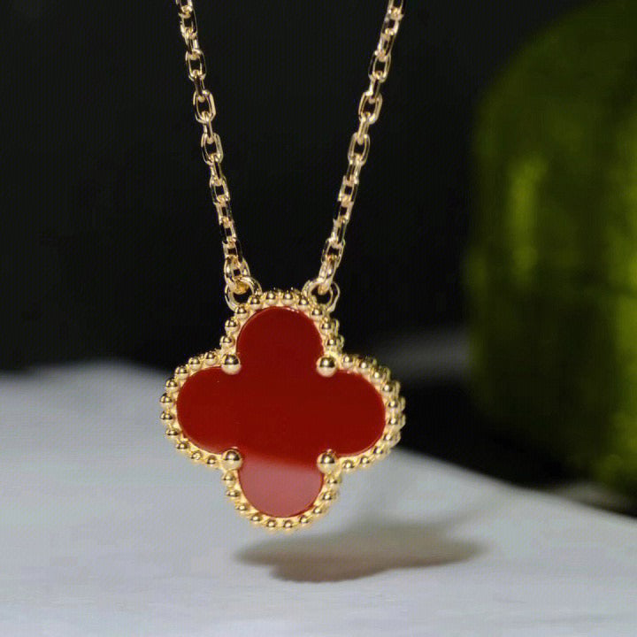 ¡®Veyra Jewelry¡¯CLOVER 15MM CARNELIAN SINGLE FLOWER NECKLACE