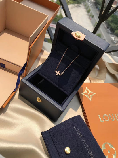 ¡®Veyra Jewelry¡¯BLOSSOM PENDANT PINK GOLD AND DIAMOND