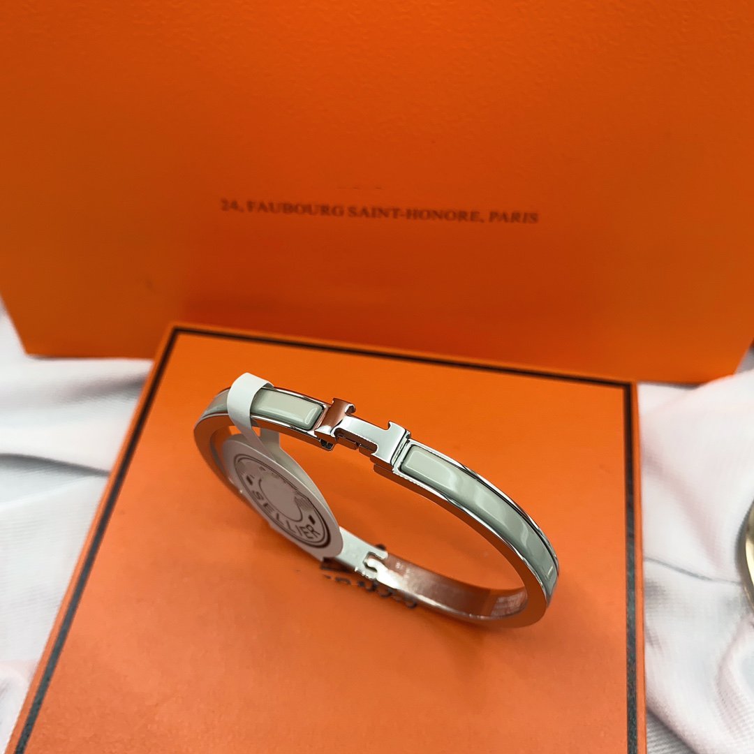 ¡®Veyra Jewelry¡¯CLASSIC HM CLIC GREEN 8MM ENAMEL BRACELET