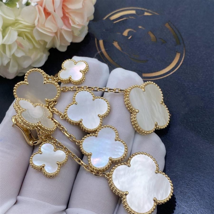 ¡®Veyra Jewelry¡¯CLOVER EARRINGS WHITE MOP 4 MOTIFS GOLD