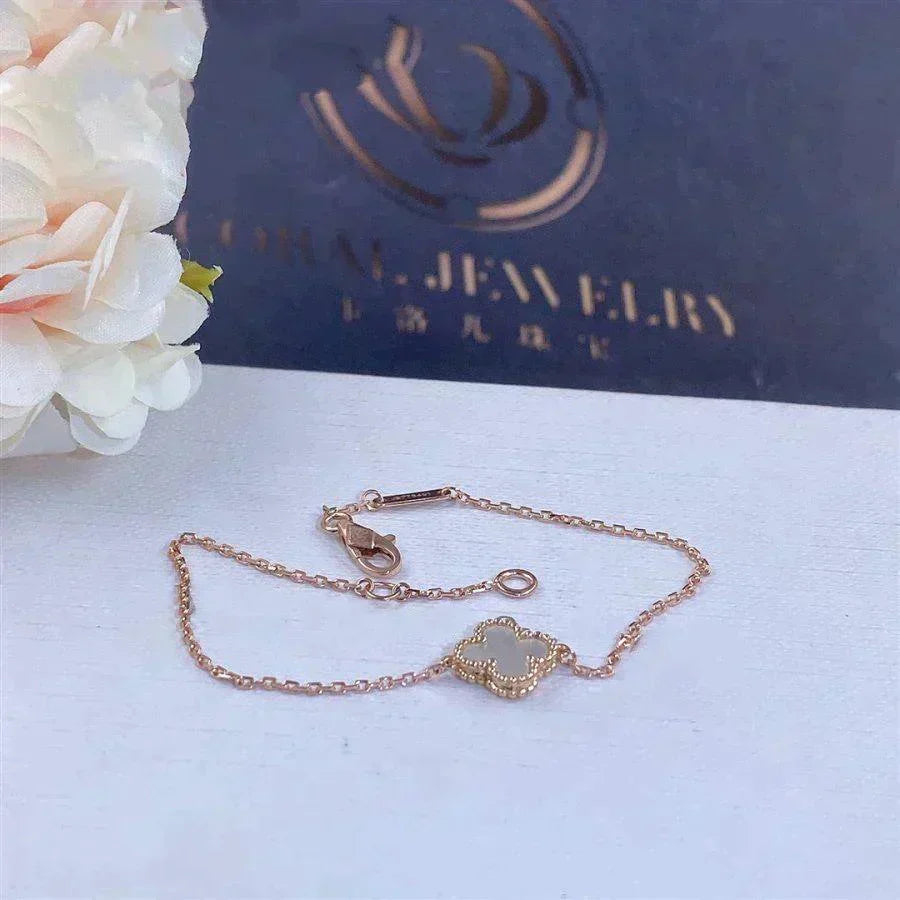 ¡®Veyra Jewelry¡¯CLOVER WHITE MOP SINGLE FLOWER BRACELET