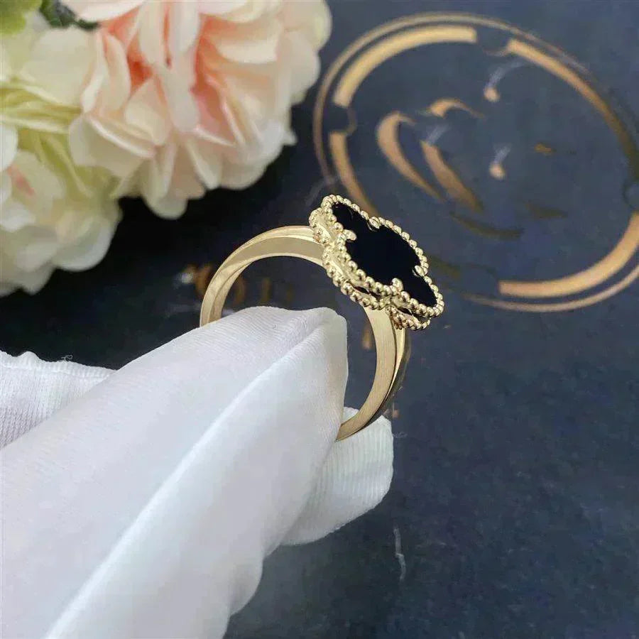 ¡®Veyra Jewelry¡¯CLOVER ONYX RING