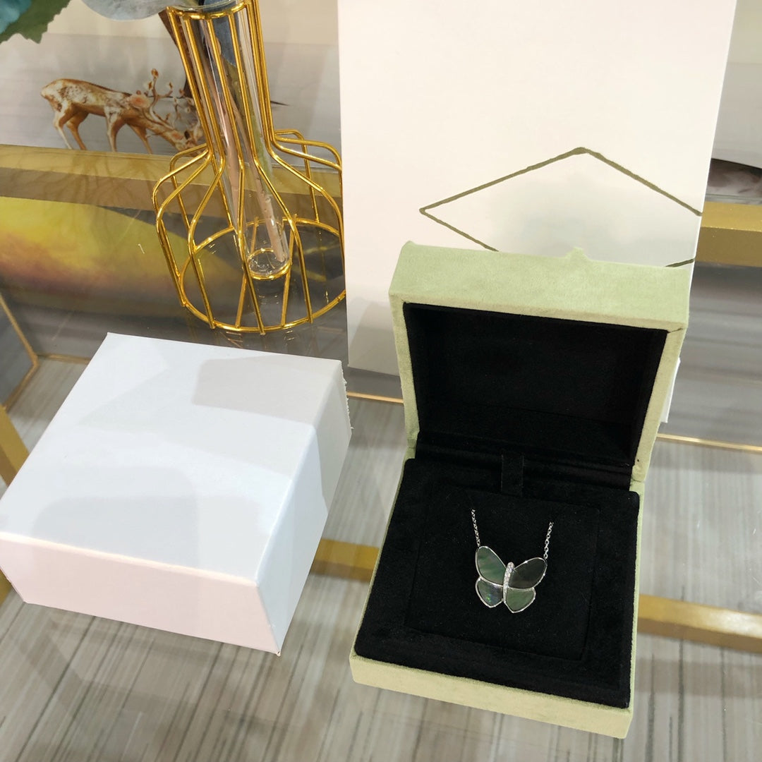 ¡®Veyra Jewelry¡¯LARGE BUTTERFLY SILVER PENDANT DIAMOND NECKLACE