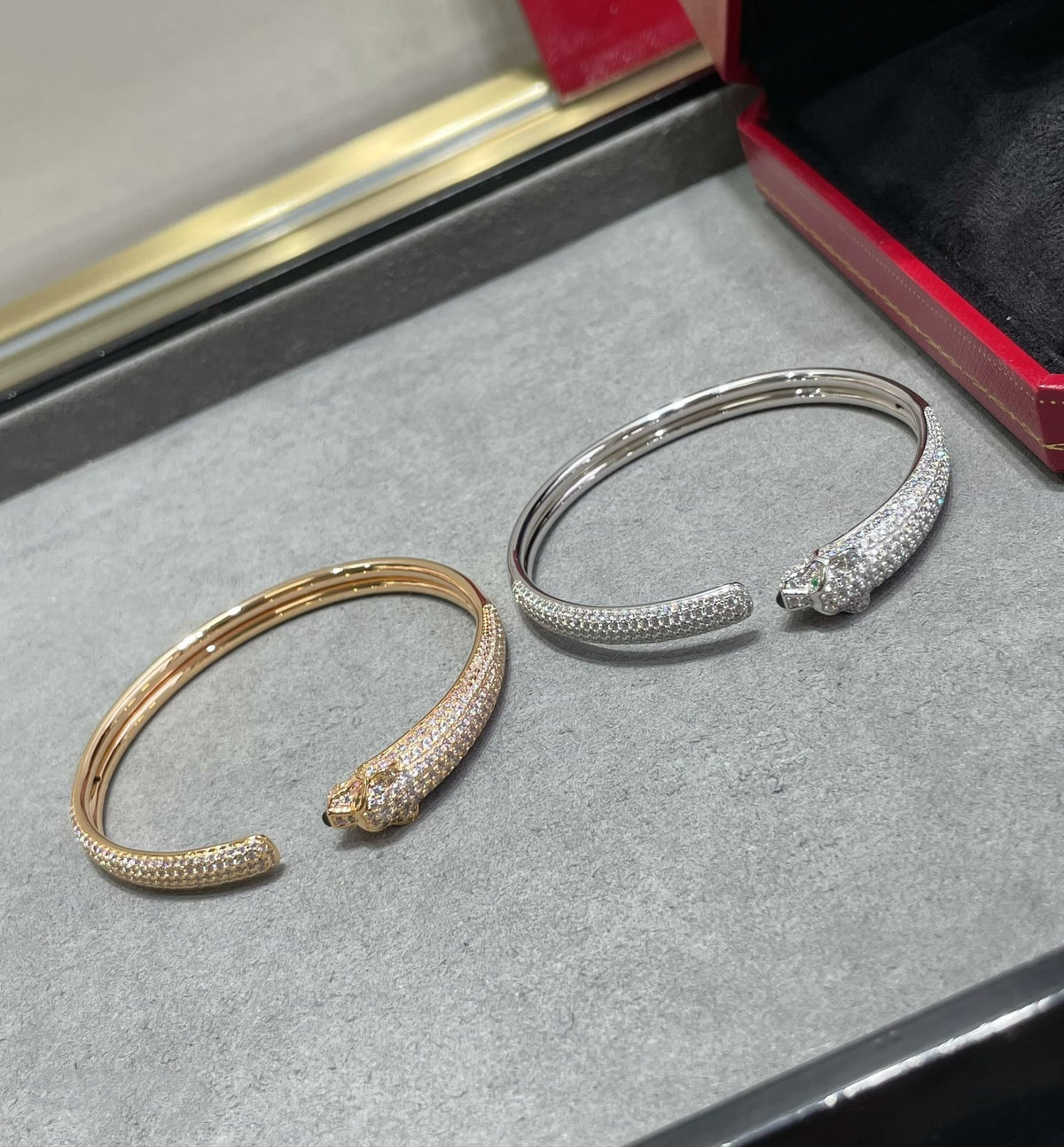 ¡®Veyra Jewelry¡¯PANTHERE FULL DIAMOND OPEN BRACELET