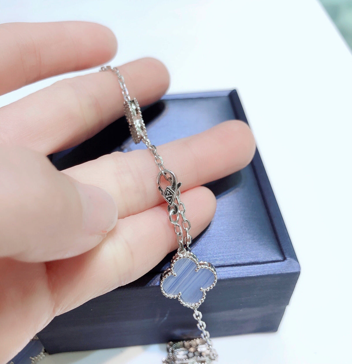 ¡®Veyra Jewelry¡¯CLOVER 10 MOTIFS CHALCEDONY DIAMONDS SILVER NECKLACE