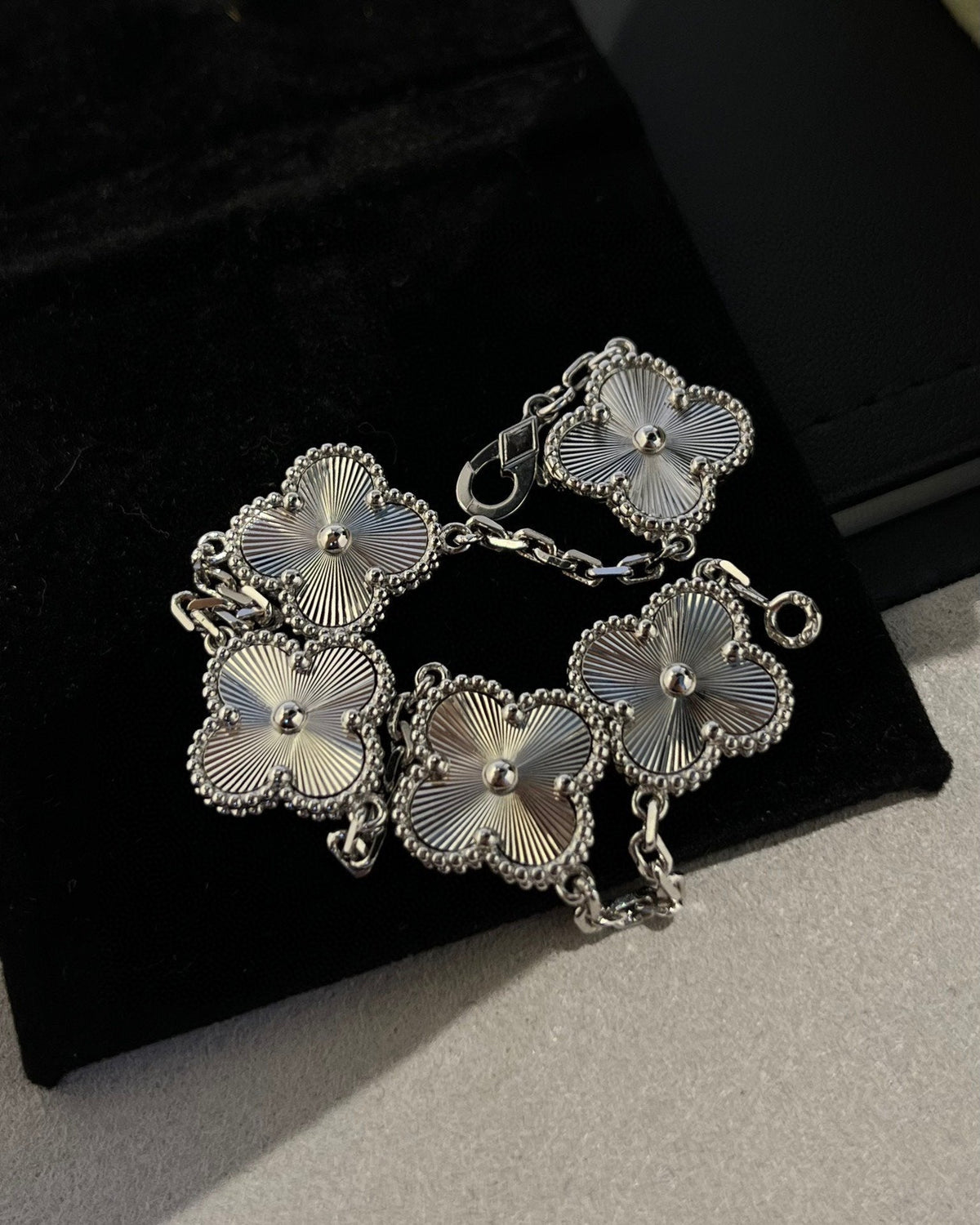 [Veyra Jewelry]New  CLOVER 5 MOTIF LASER BRACELET COLLECTION